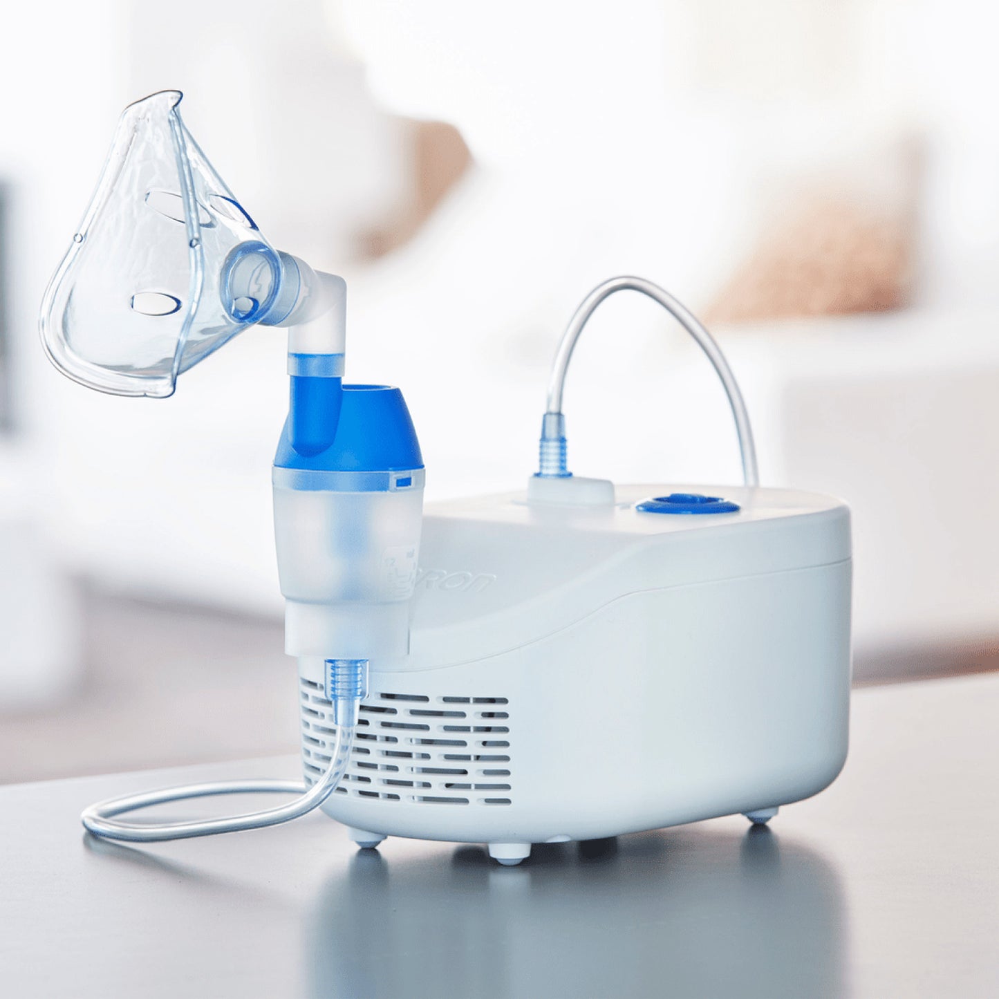 OMRON C102 TOTAL NEBULIZZATORE A COMPRESSIONE