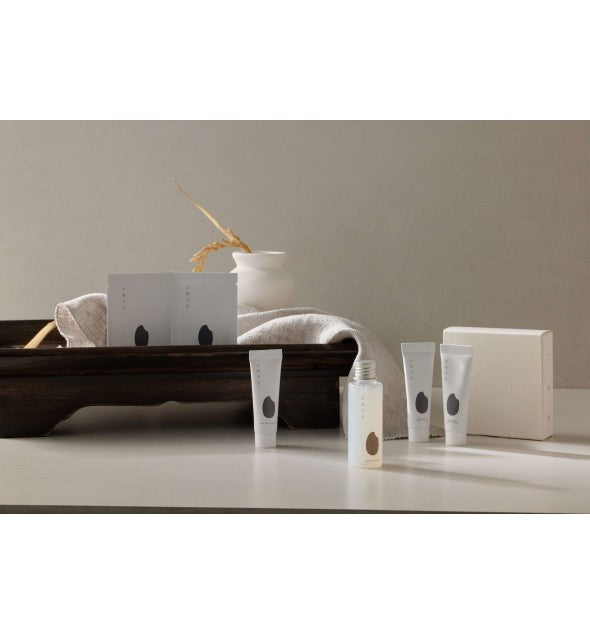 HOUSE OF DOHWA TRAVEL KIT